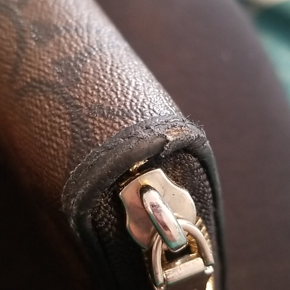 Coach Wallet - Picture 6 of 7